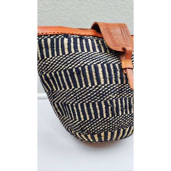 Handwoven Black & Cream Straw Bucket Bag With Leather Trim & Adjustable Strap - Picture 5 of 6